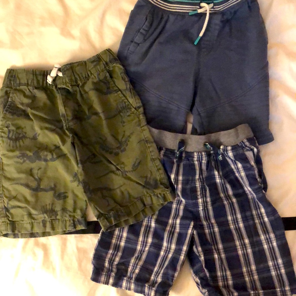 3 pairs of shorts size 5T